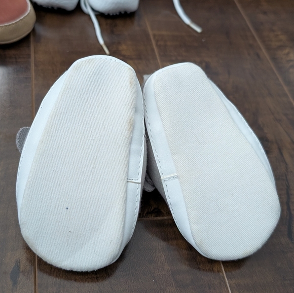 Bundle of 4 pairs of baby shoes - Picture 8 of 14